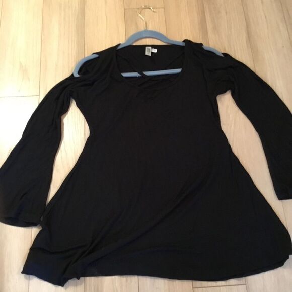 SALE BUY 2/$30. NWT 24Seven Comfort Apparel Criss Cross L/S top  M - Picture 1 of 6